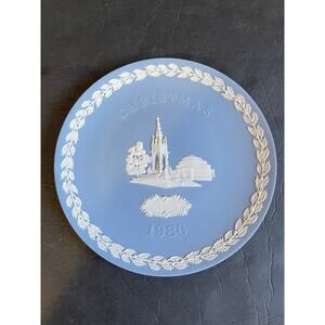 Vtg Wedgwood Jasperware Blu/Wh Christmas Collector Plate 1986 Albert Memorial